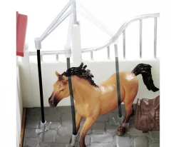Horse Box, Washing Area and Horse