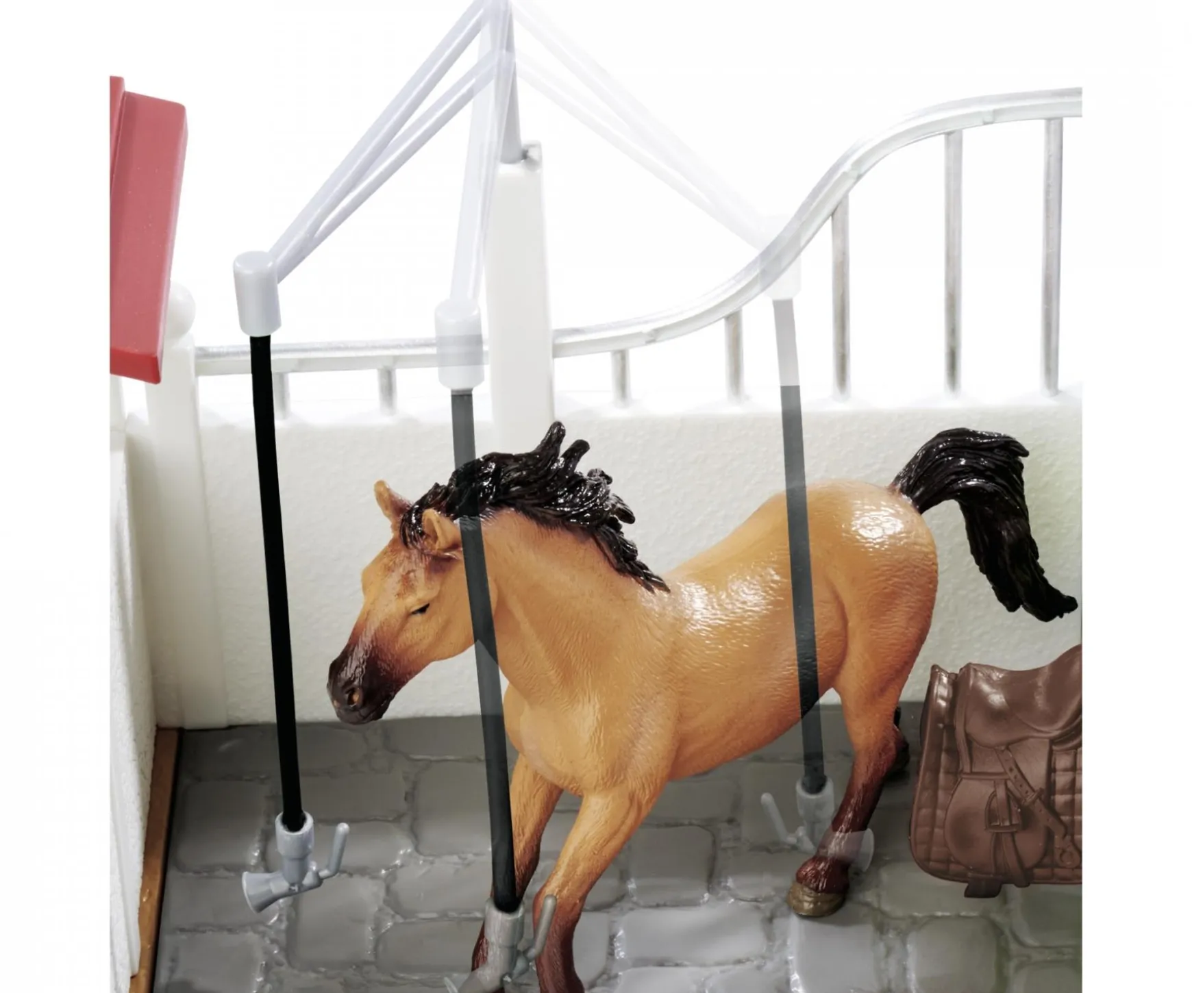 Horse Box, Washing Area and Horse